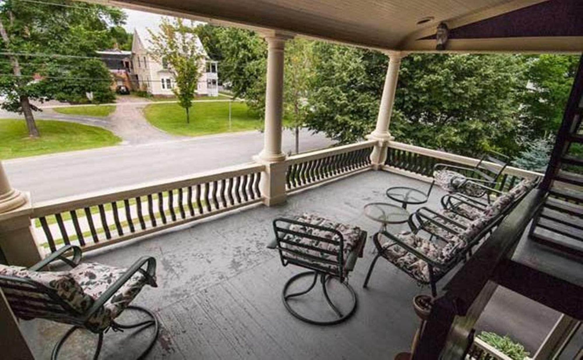 Carriage House Inn Fredericton Esterno foto