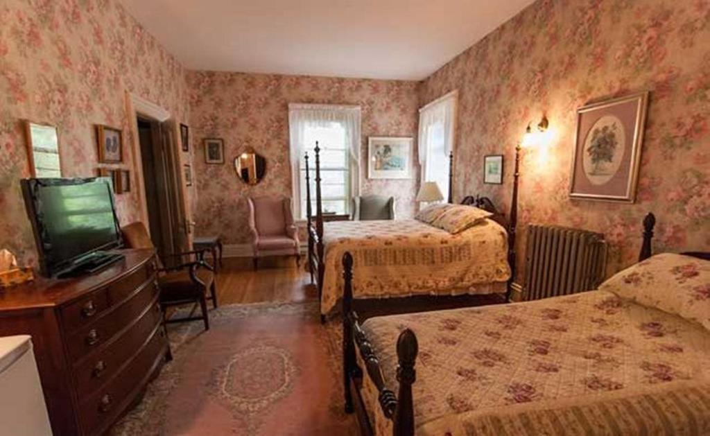 Carriage House Inn Fredericton Esterno foto