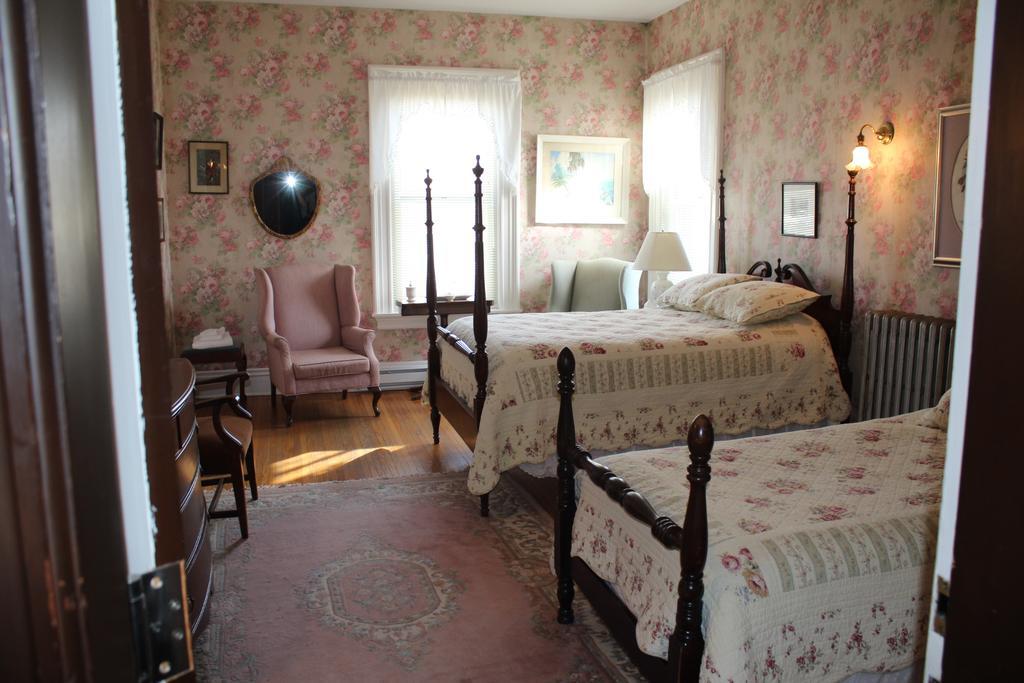 Carriage House Inn Fredericton Esterno foto