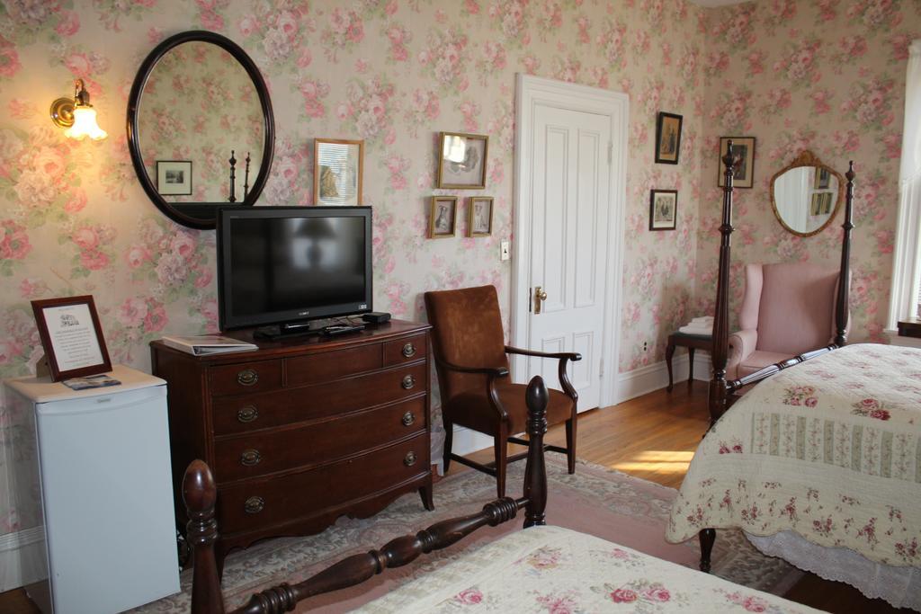 Carriage House Inn Fredericton Esterno foto